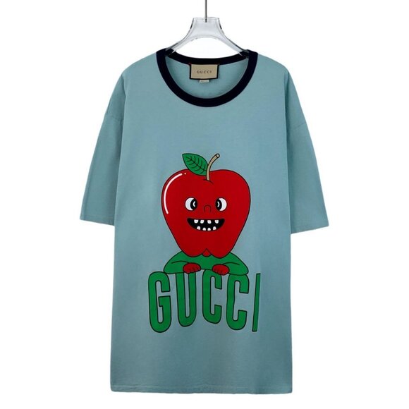 CW0697 Gucci Blue Graphic T-Shirt With Red Apple Design & Marilyn Monroe Quote C - Picture 1 of 8